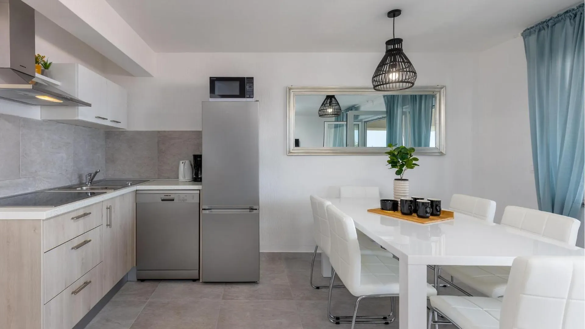 3 Bedroom Beautiful Apartment In Crikvenica 0*,