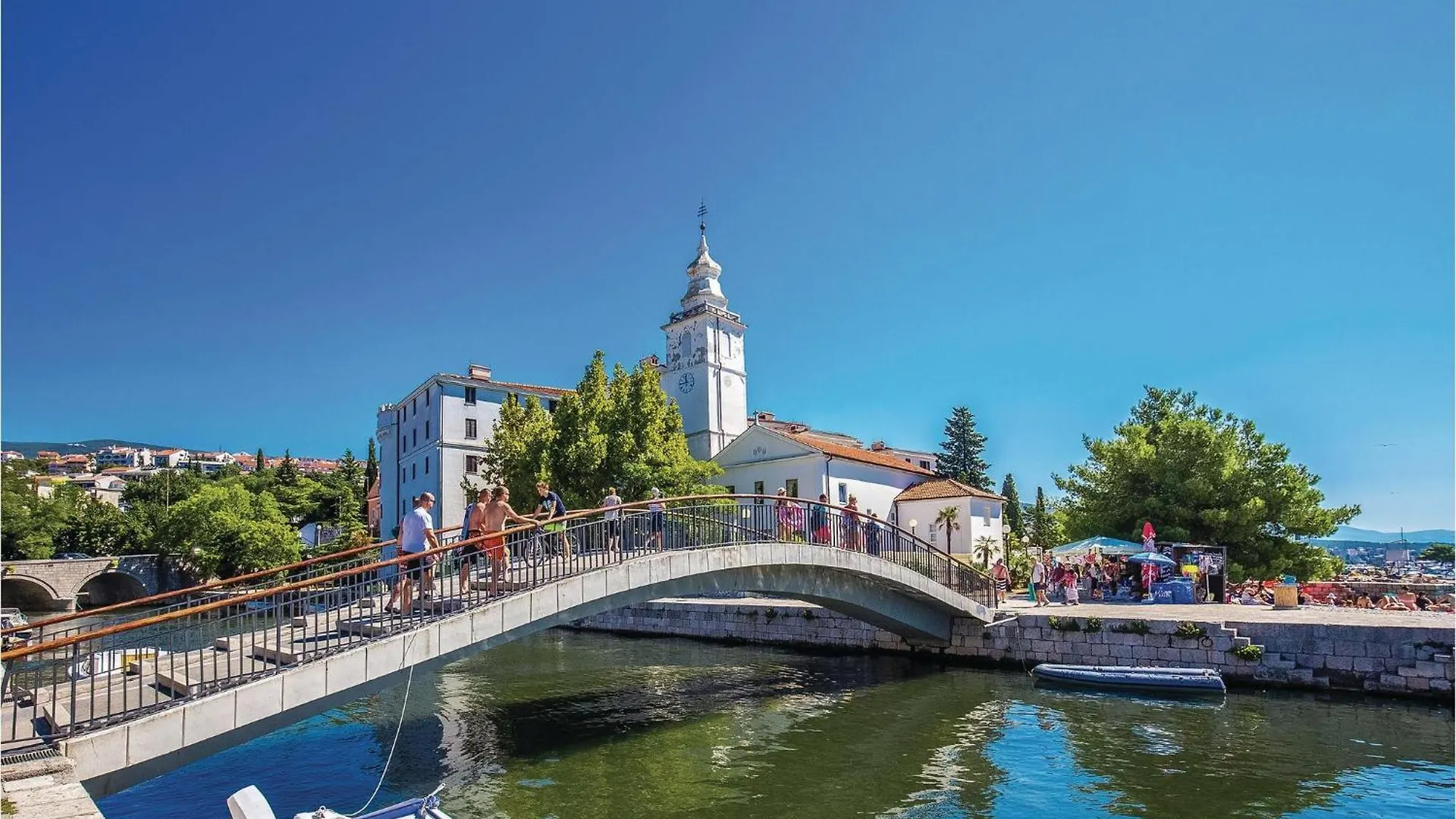 3 Bedroom Beautiful Apartment In Crikvenica
