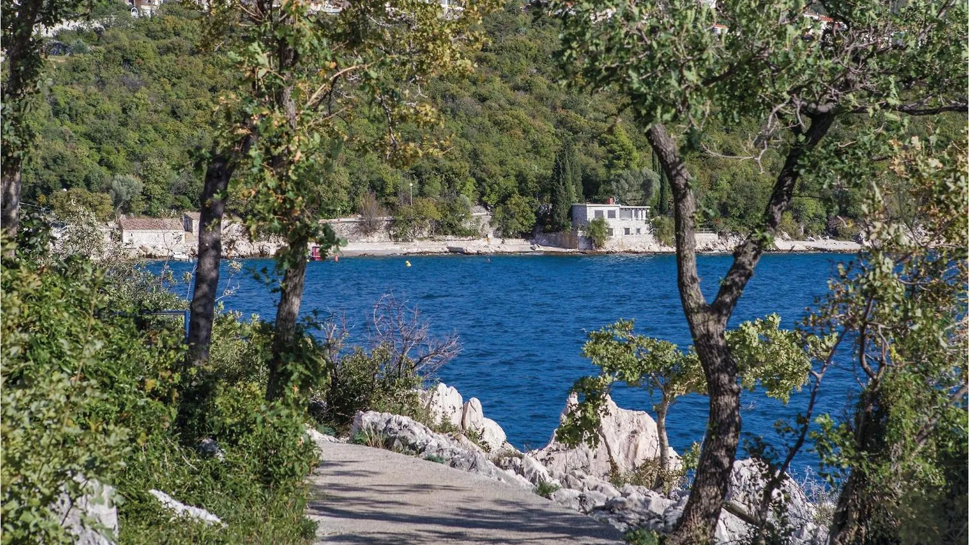 3 Bedroom Beautiful Apartment In Crikvenica location