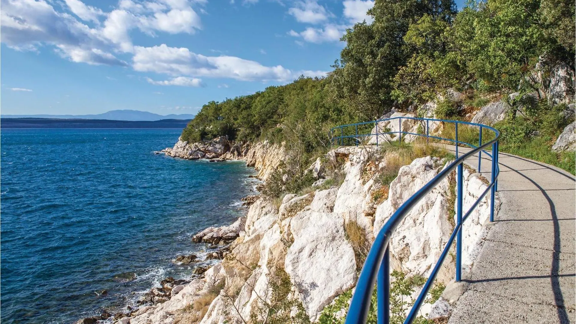 3 Bedroom Beautiful Apartment In Crikvenica